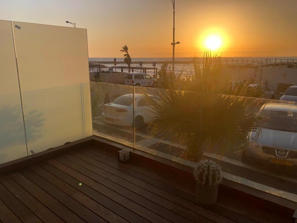 Beach Lux Apartment Haifa Exteriör bild
