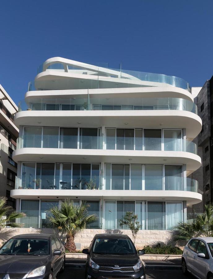 Beach Lux Apartment Haifa Exteriör bild